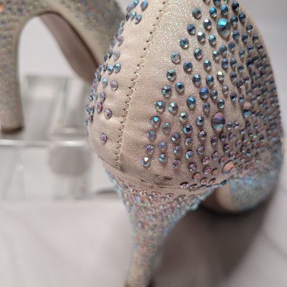 FLOURISH Jeweled Womens Heel 👠 - Picture 8 of 8